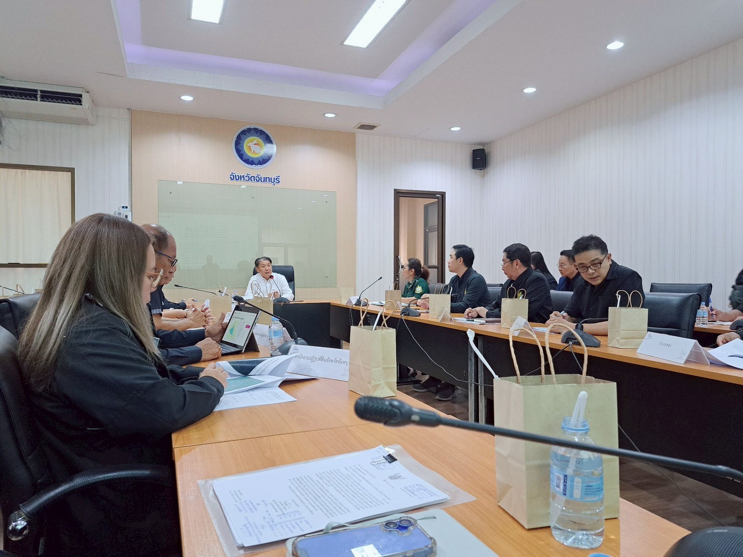 title - ประชุมแก้ไขปัญหาความเดือดร้อน